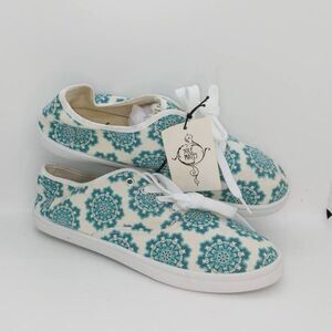 SoleMates NEW w/Tags Women's Green & White Fashion Sneakers - sz. 9